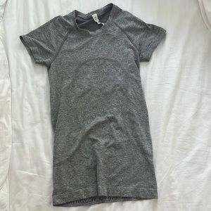 Lululemon swiftly shirt